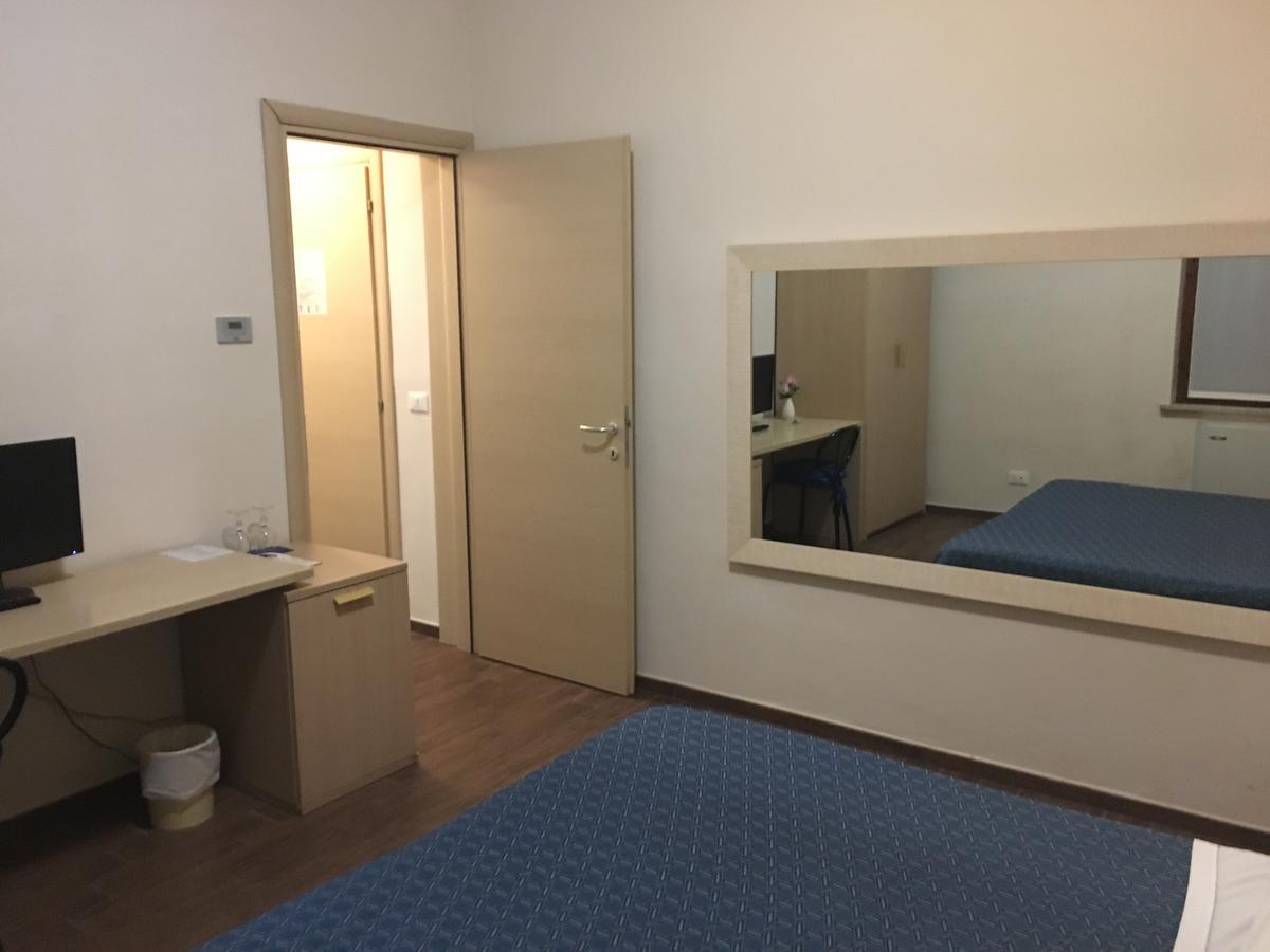 Blue Hotel Suzzara Kültér fotó